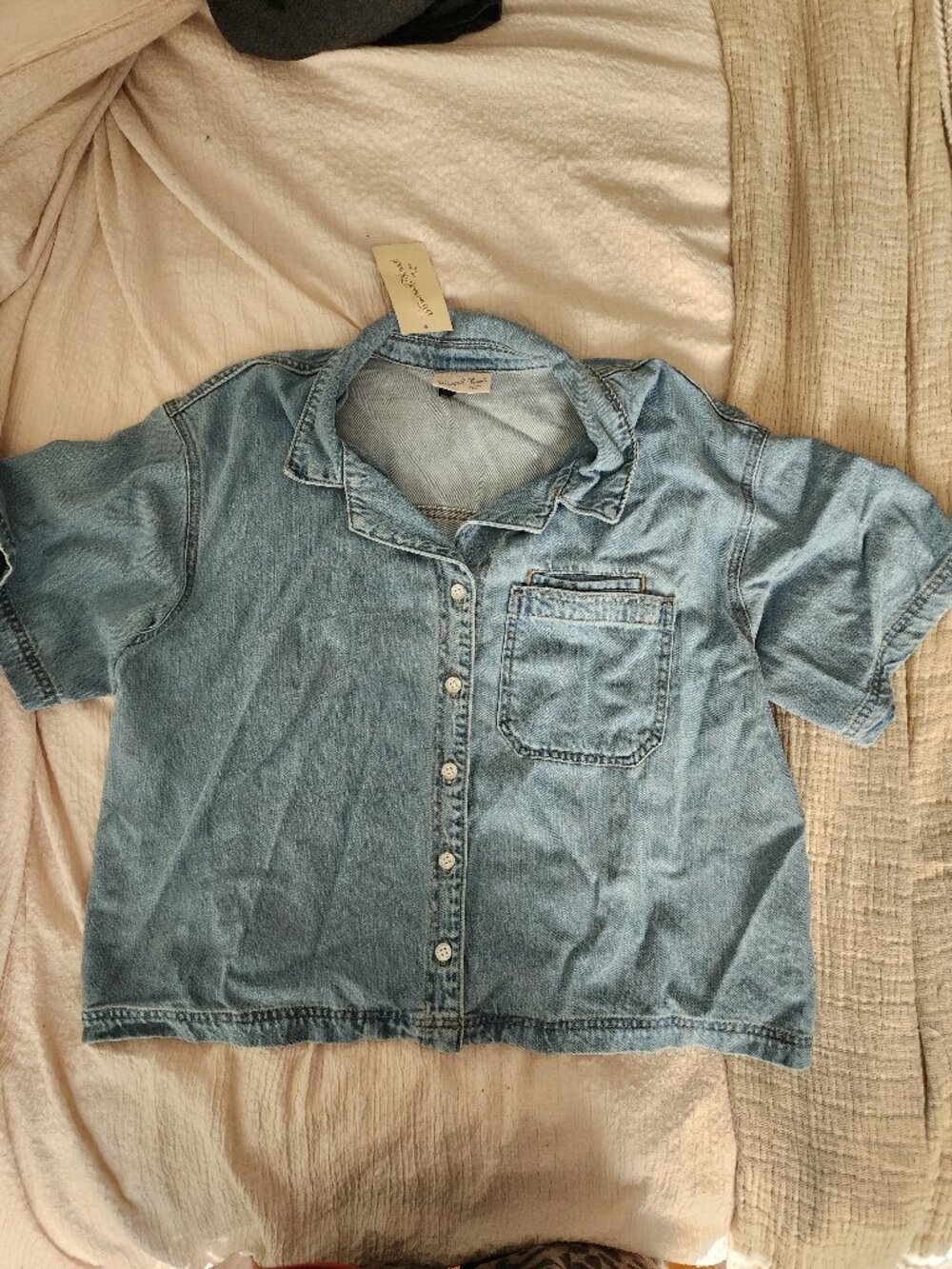NWT Universal Thread denim crop button up shirt